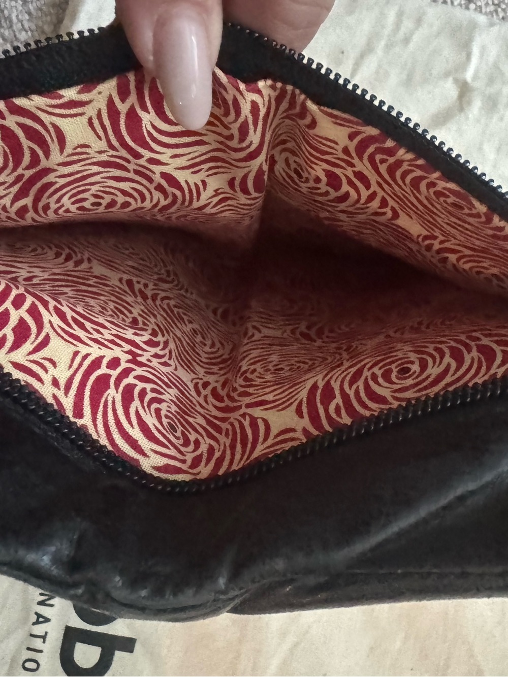 HOBO Black Leather Frame Clutch Wristlet - Picture 4 of 6